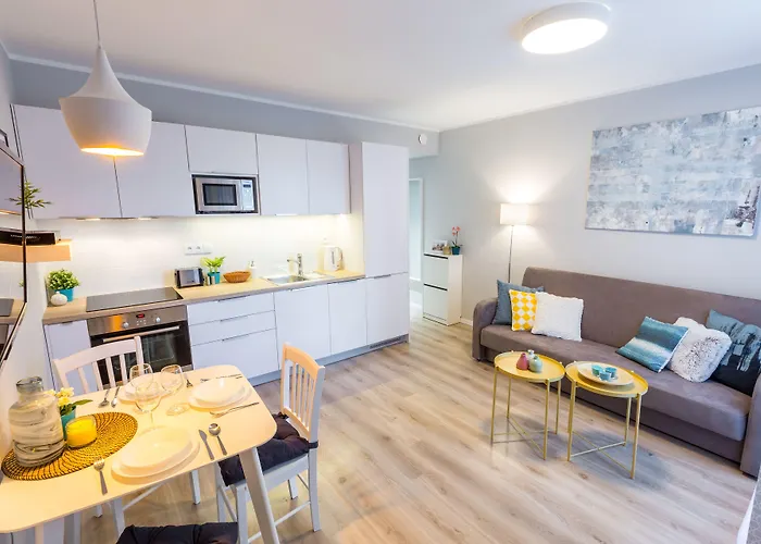 Wawel Cracow Old City s - Friendhouse s